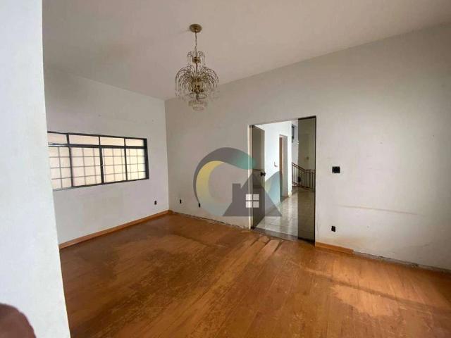 Casa / Sobrado para Venda em Barretos/SP Centro 5 Quartos