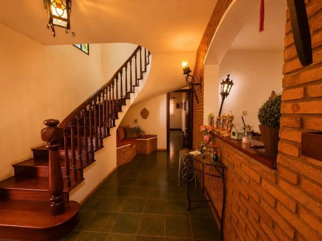 Casa / Sobrado para Venda em Barretos/SP Centro 5 Quartos