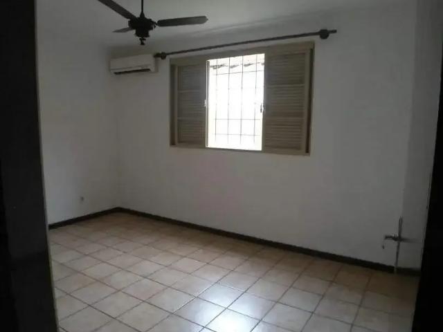 Casa / Sobrado para Venda em Barretos/SP Centro 3 Quartos