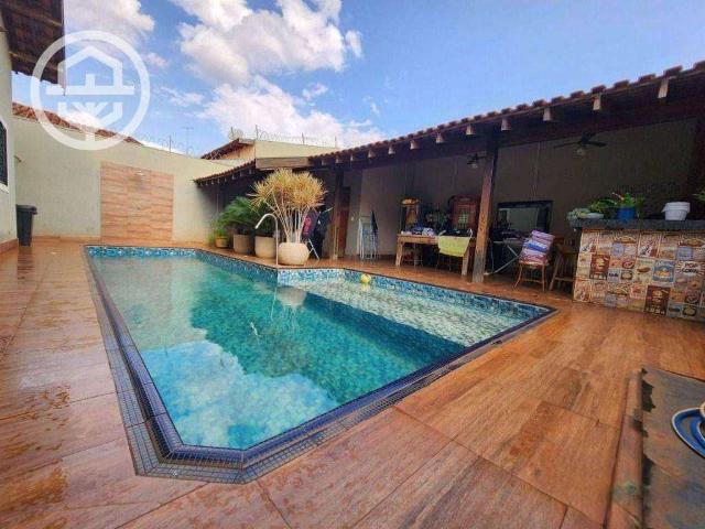 Casa / Sobrado para Venda em Barretos/SP Jardim Universitário 4 Quartos