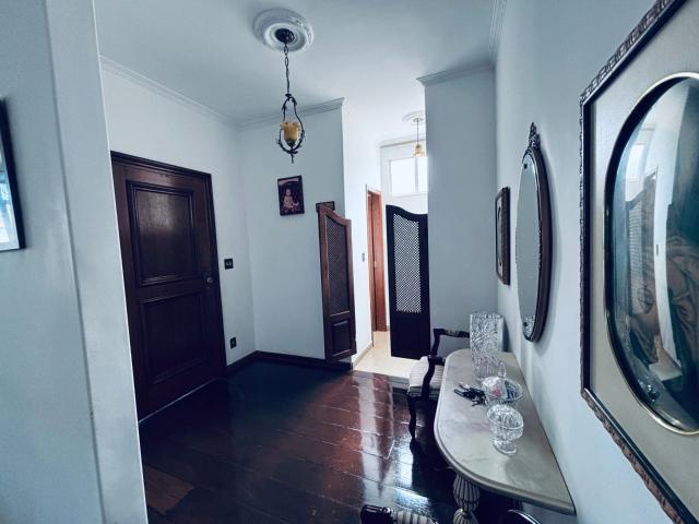 Casa / Sobrado para Venda em Batatais/SP Castelo 4 Quartos