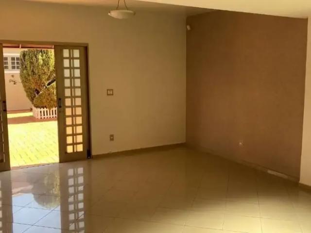 Casa / Sobrado para Venda em Bauru/SP Novo Jardim Pagani 4 Quartos