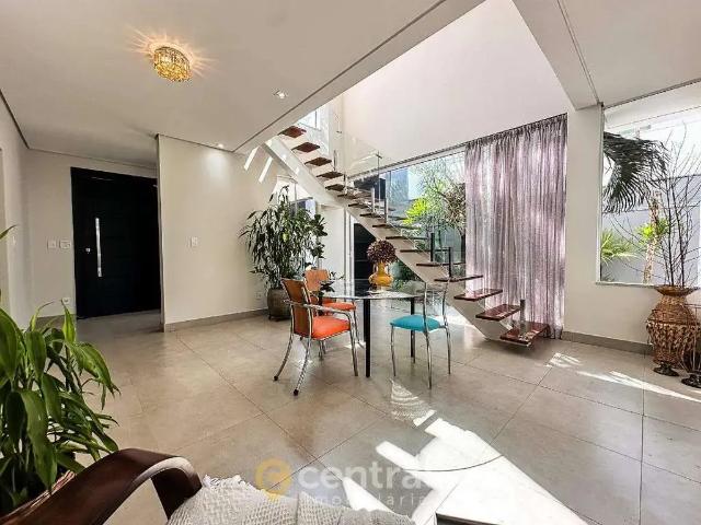 Casa / Sobrado para Venda em Bauru/SP Jardim Colonial 4 Quartos