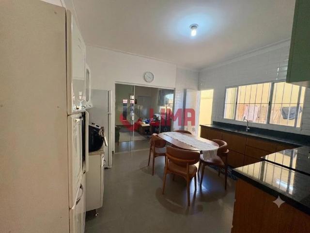 Casa / Sobrado para Venda em Bauru/SP Vila Industrial 4 Quartos