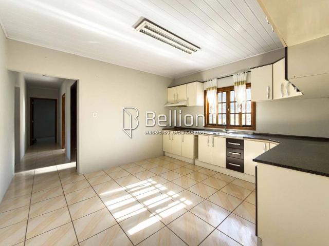 Casa / Sobrado para Venda em Benedito Novo/SC Centro 6 Quartos