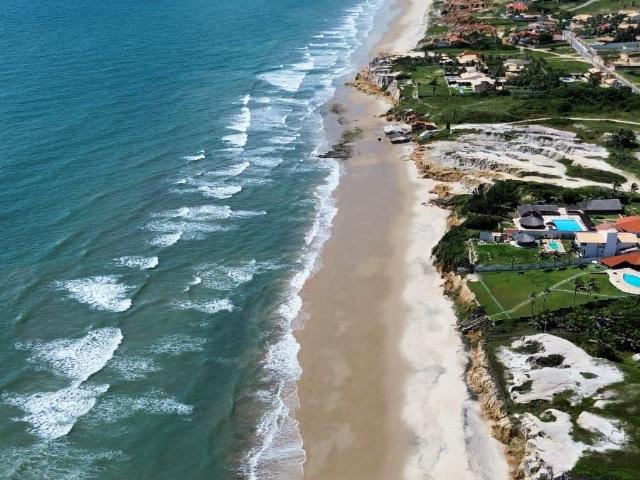 Casa / Sobrado para Venda em Beberibe/CE Loteamento Planalto Beberibe 4 Quartos