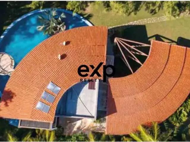 Casa / Sobrado para Venda em Beberibe/CE Parajuru 4 Quartos