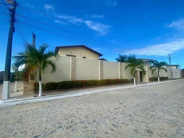 Casa / Sobrado para Venda em Beberibe/CE Sítio Portas 6 Quartos
