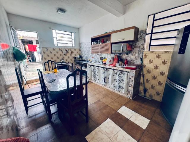 Casa / Sobrado para Venda em Belém/PA Marco 5 Quartos