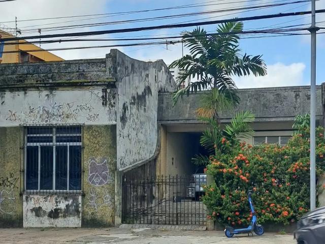 Casa / Sobrado para Venda em Belém/PA Nazaré 4 Quartos