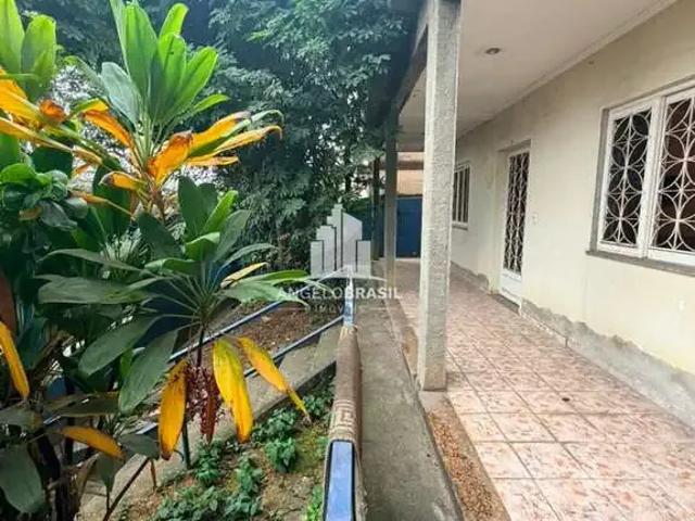Casa / Sobrado para Venda em Belford Roxo/RJ Areia Branca 4 Quartos
