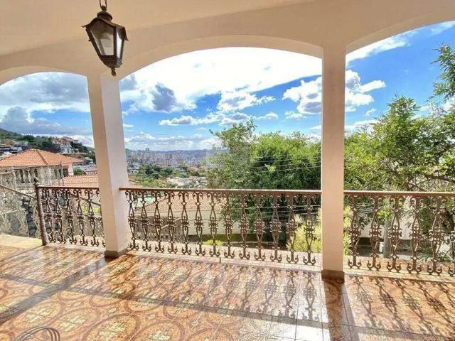 Casa / Sobrado para Venda em Belo Horizonte/MG Mangabeiras 5 Quartos