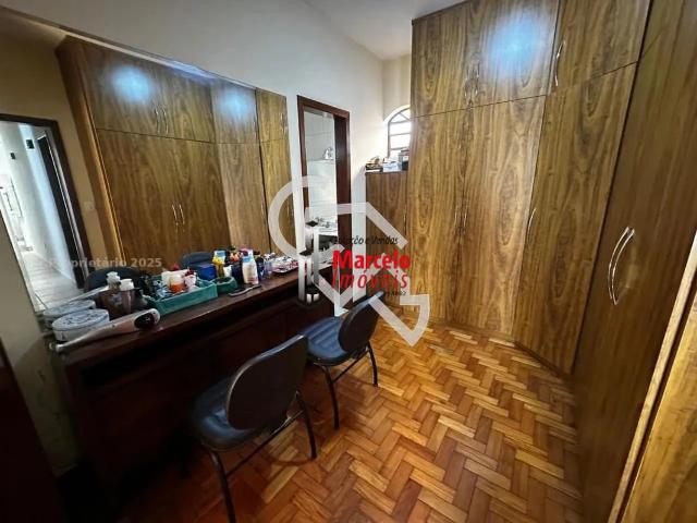 Casa / Sobrado para Venda em Belo Horizonte/MG Nova Granada 5 Quartos
