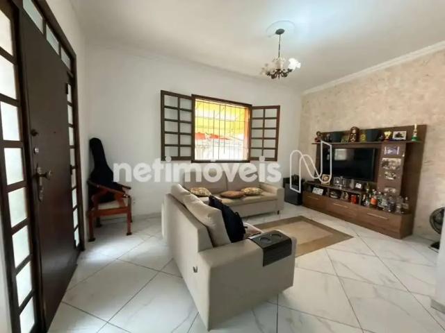 Casa / Sobrado para Venda em Belo Horizonte/MG Nova Floresta 4 Quartos