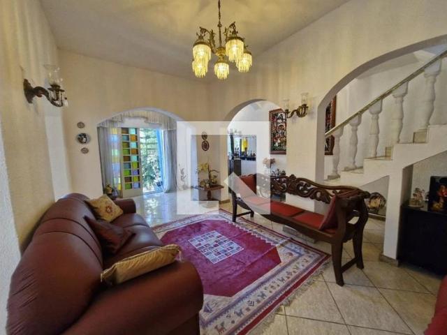 Casa / Sobrado para Venda em Belo Horizonte/MG Nova Floresta 5 Quartos