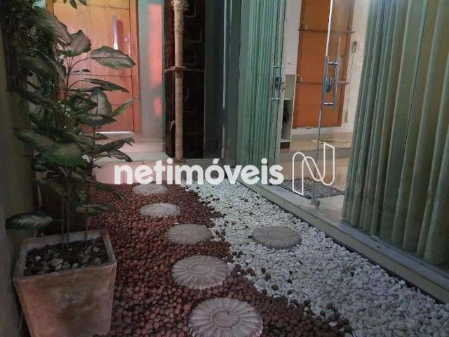 Casa / Sobrado para Venda em Belo Horizonte/MG Nova Floresta 5 Quartos