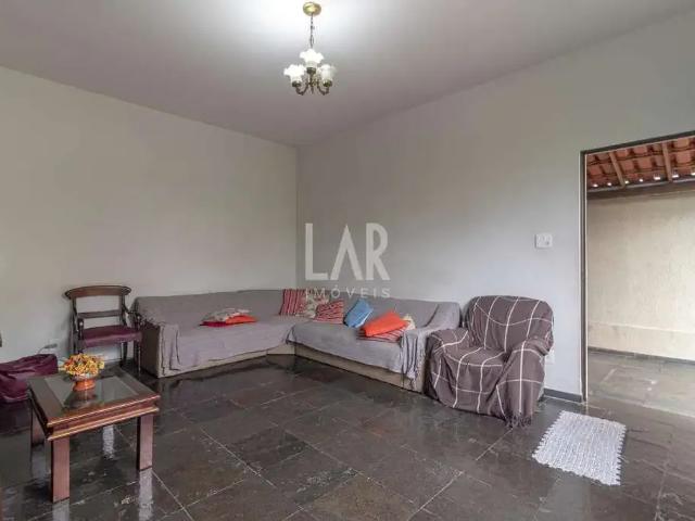 Casa / Sobrado para Venda em Belo Horizonte/MG Ouro Preto 3 Quartos