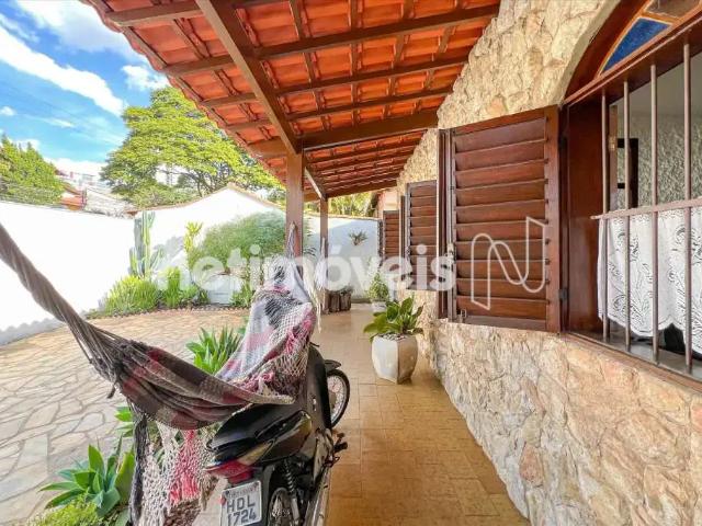 Casa / Sobrado para Venda em Belo Horizonte/MG Ouro Preto 3 Quartos