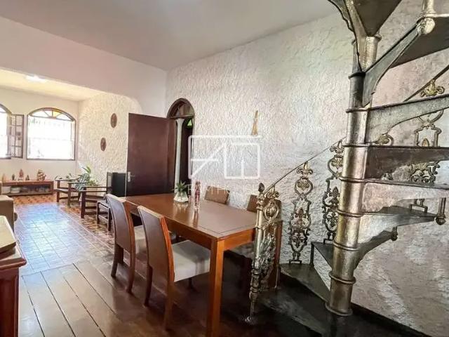 Casa / Sobrado para Venda em Belo Horizonte/MG Ouro Preto 4 Quartos