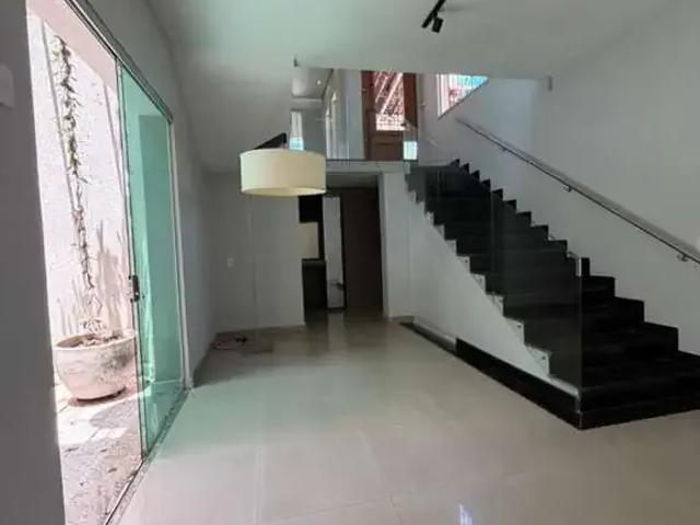 Casa / Sobrado para Venda em Belo Horizonte/MG Ouro Preto 4 Quartos