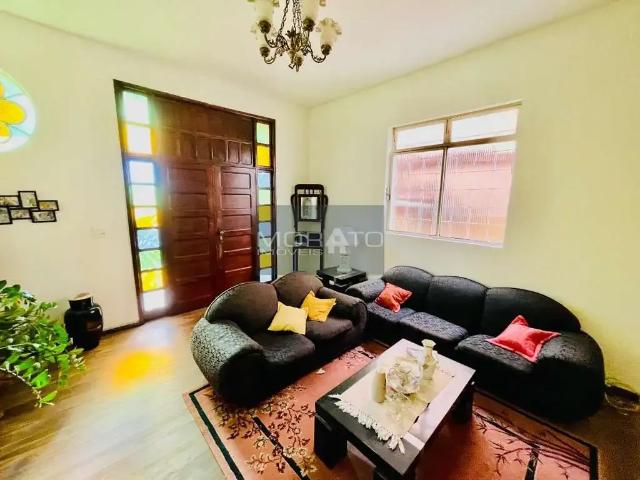 Casa / Sobrado para Venda em Belo Horizonte/MG Ouro Preto 5 Quartos