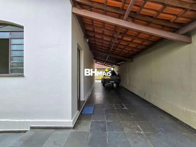 Casa / Sobrado para Venda em Belo Horizonte/MG Ouro Preto 5 Quartos