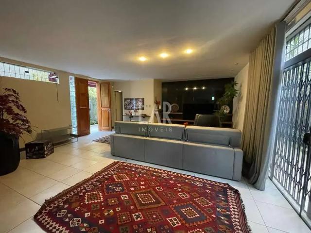 Casa / Sobrado para Venda em Belo Horizonte/MG Ouro Preto 6 Quartos