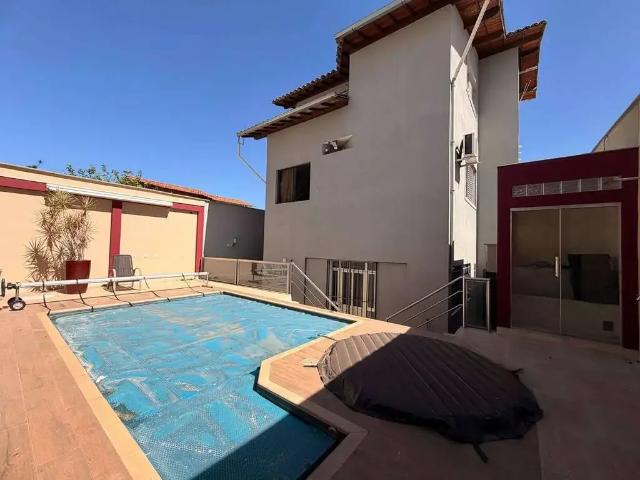 Casa / Sobrado para Venda em Belo Horizonte/MG Ouro Preto 6 Quartos