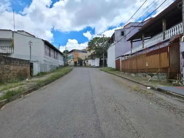 Casa / Sobrado para Venda em Belo Horizonte/MG Olaria Barreiro 2 Quartos