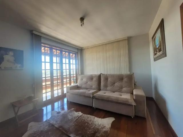 Casa / Sobrado para Venda em Belo Horizonte/MG Álvaro Camargos 4 Quartos