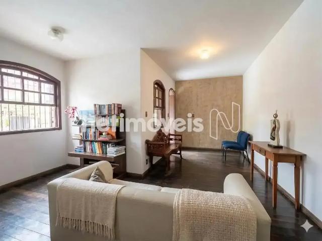 Casa / Sobrado para Venda em Belo Horizonte/MG Aparecida 5 Quartos
