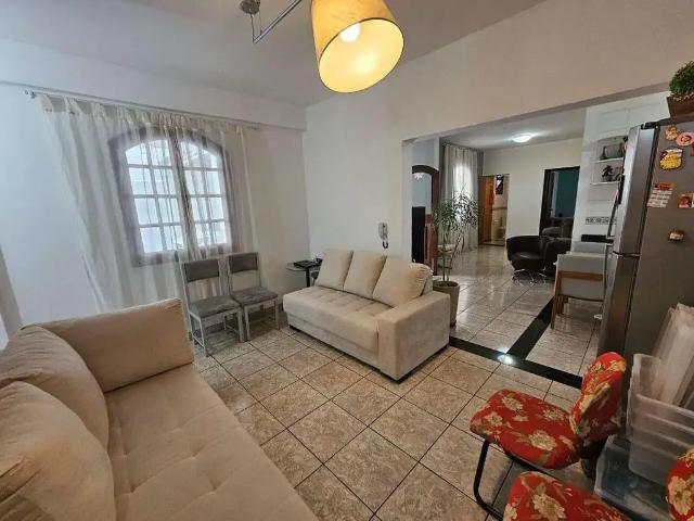 Casa / Sobrado para Venda em Belo Horizonte/MG Buritis 5 Quartos