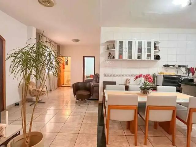 Casa / Sobrado para Venda em Belo Horizonte/MG Buritis 5 Quartos
