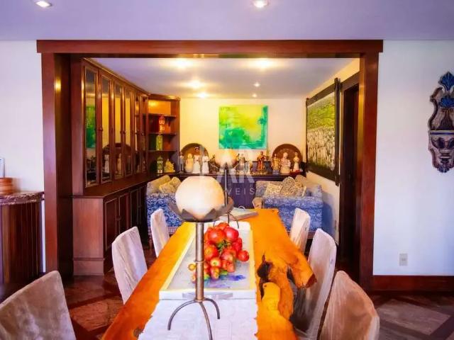 Casa / Sobrado para Venda em Belo Horizonte/MG Belvedere 5 Quartos