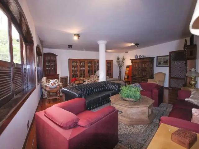Casa / Sobrado para Venda em Belo Horizonte/MG Belvedere 5 Quartos