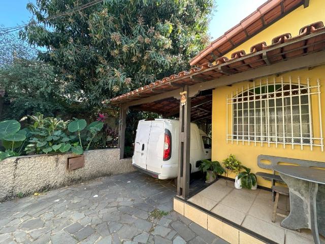 Casa / Sobrado para Venda em Belo Horizonte/MG Caiçaras 3 Quartos
