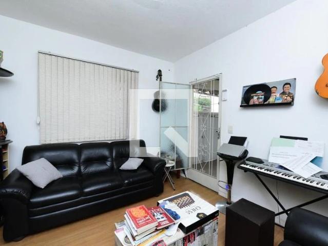 Casa / Sobrado para Venda em Belo Horizonte/MG Camargos 2 Quartos