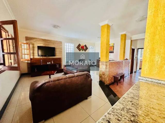 Casa / Sobrado para Venda em Belo Horizonte/MG Camargos 4 Quartos