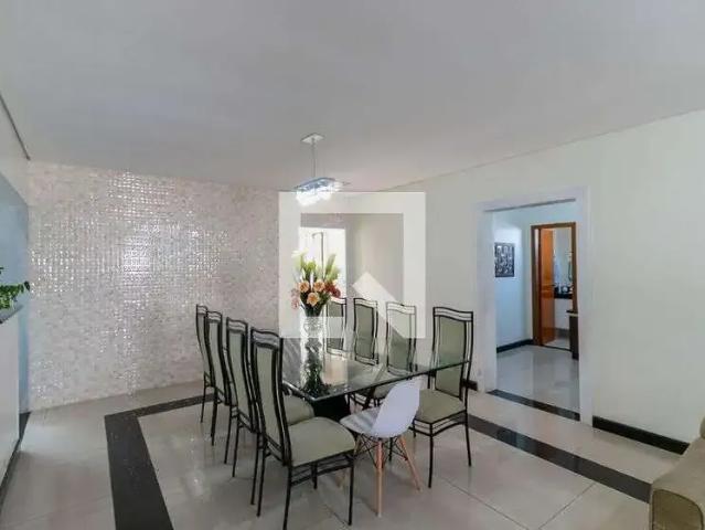 Casa / Sobrado para Venda em Belo Horizonte/MG Camargos 5 Quartos