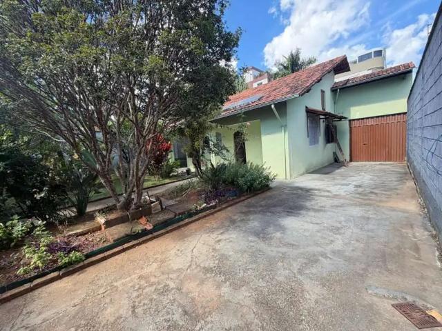 Casa / Sobrado para Venda em Belo Horizonte/MG Castelo 3 Quartos