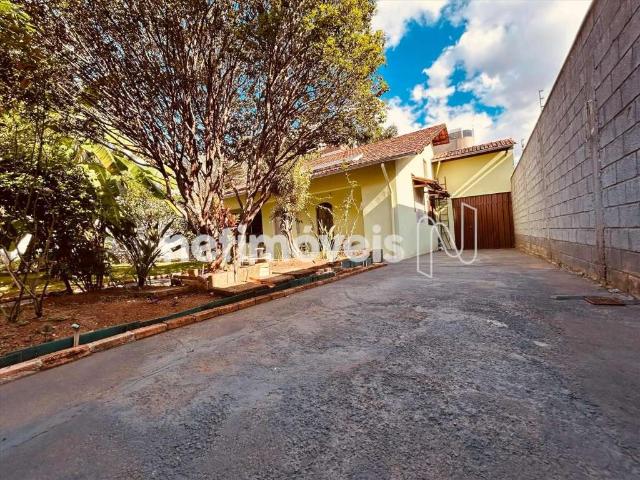 Casa / Sobrado para Venda em Belo Horizonte/MG Castelo 3 Quartos