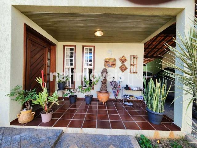 Casa / Sobrado para Venda em Belo Horizonte/MG Castelo 3 Quartos