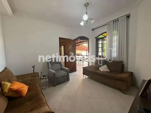 Casa / Sobrado para Venda em Belo Horizonte/MG Castelo 4 Quartos