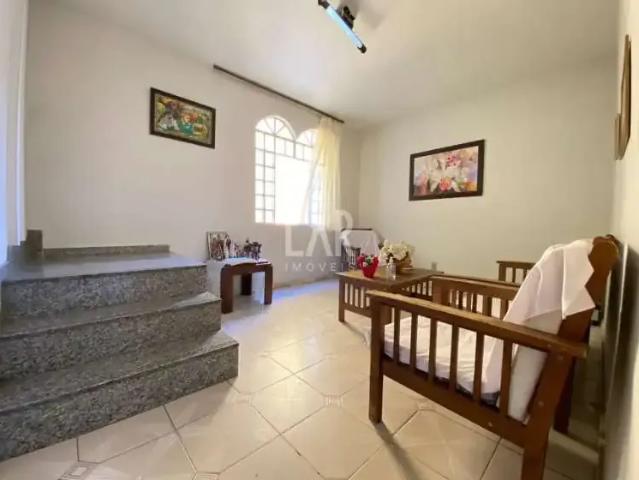Casa / Sobrado para Venda em Belo Horizonte/MG Castelo 5 Quartos