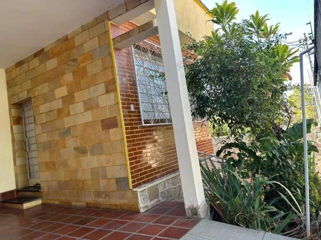 Casa / Sobrado para Venda em Belo Horizonte/MG Carlos Prates 3 Quartos