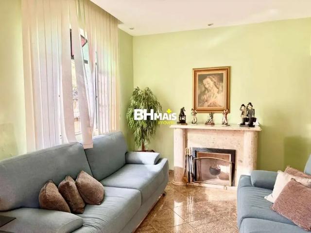 Casa / Sobrado para Venda em Belo Horizonte/MG Carlos Prates 4 Quartos