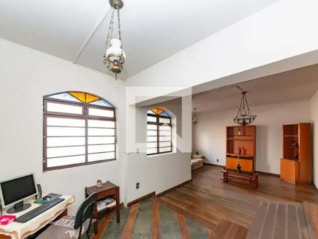 Casa / Sobrado para Venda em Belo Horizonte/MG Carlos Prates 5 Quartos