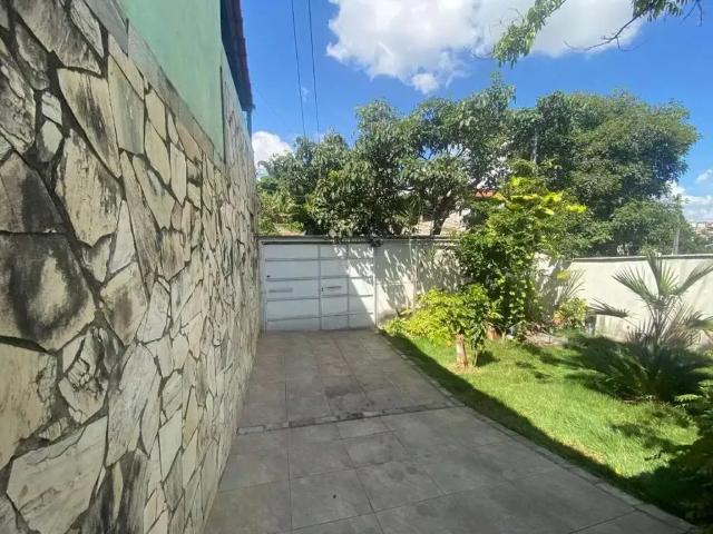 Casa / Sobrado para Venda em Belo Horizonte/MG Cenáculo 4 Quartos