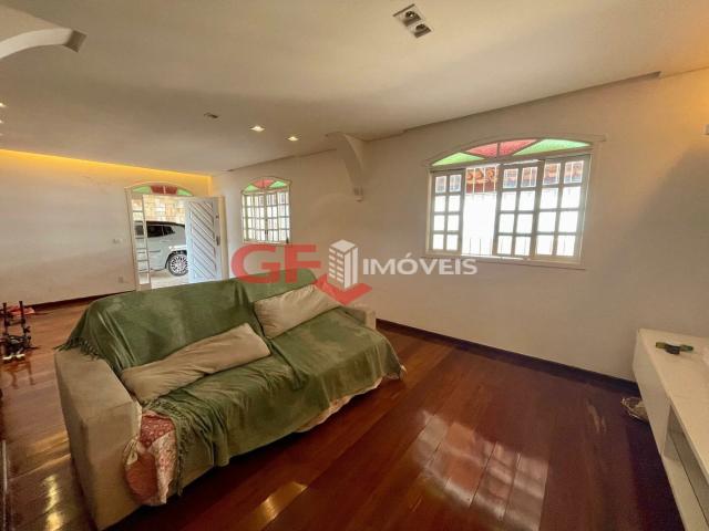 Casa / Sobrado para Venda em Belo Horizonte/MG Céu Azul 5 Quartos
