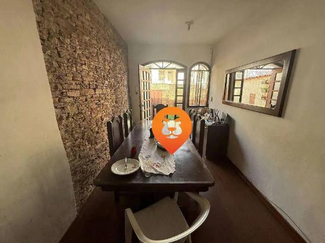 Casa / Sobrado para Venda em Belo Horizonte/MG Colégio Batista 3 Quartos